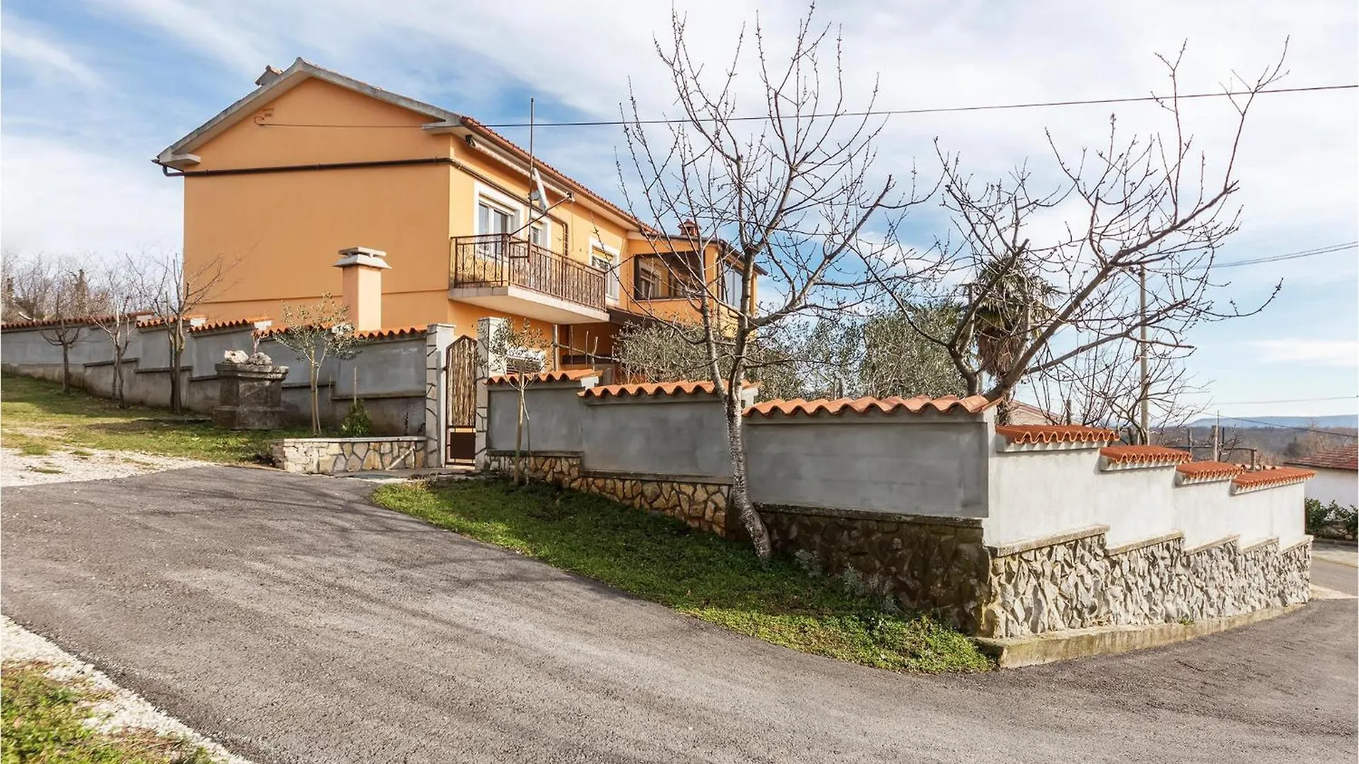 Stunning Home In Sumber With Kitchen